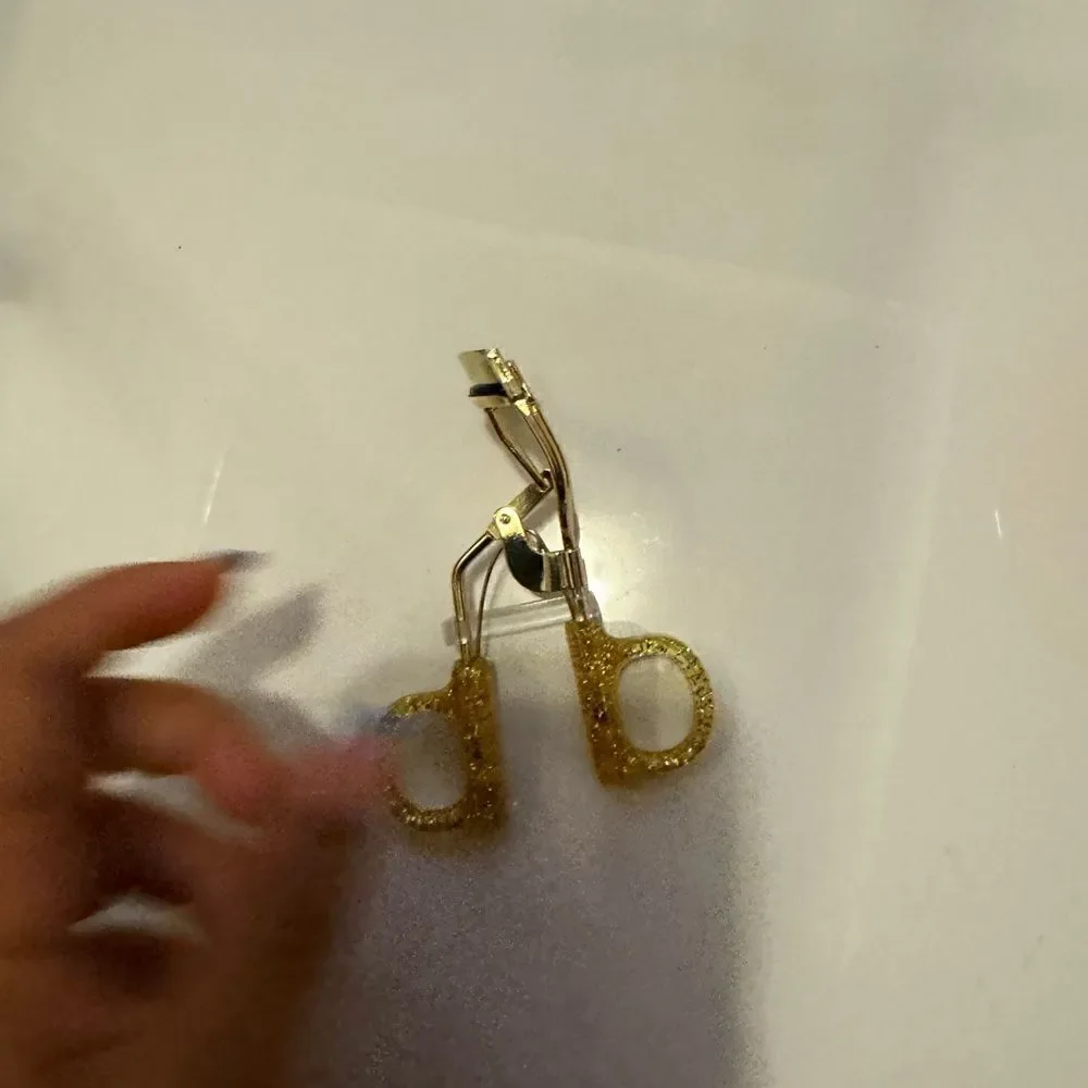 Gold eyelash curler #18